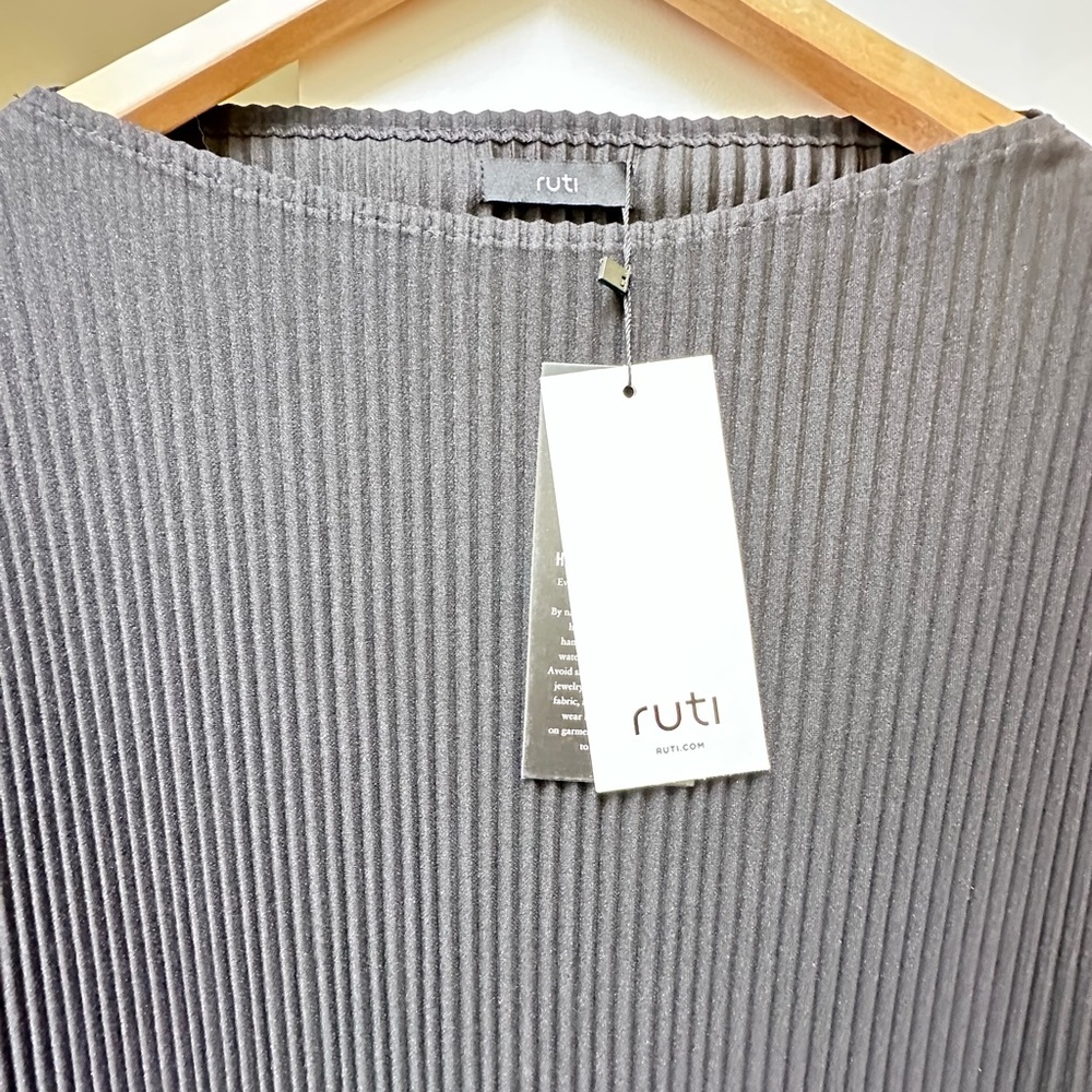 RUTI black Plisse Dress. Size M/L 
Fits like a 10/12 - Picture 4 of 5